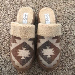 Clogs